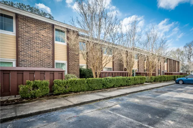 $1,800 | 753 Ashdale Drive, Unit 3A, Charleston, SC 29407