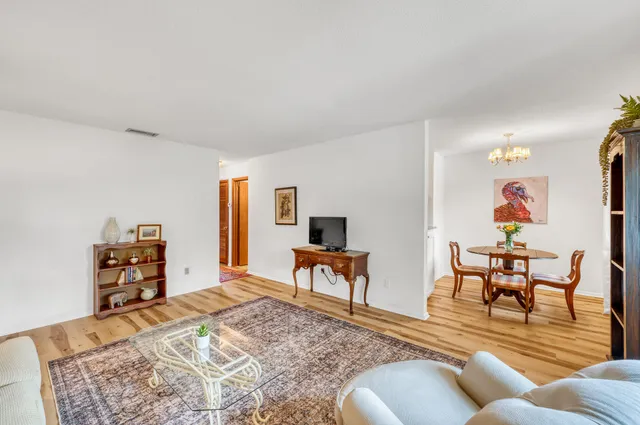 $1,800 | 753 Ashdale Drive, Unit 3A, Charleston, SC 29407