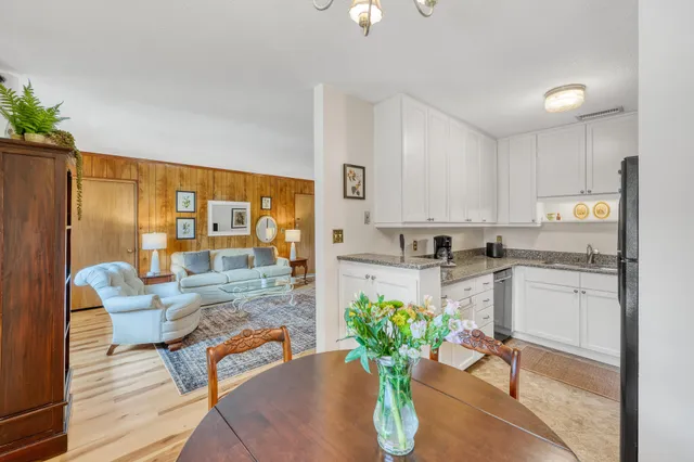 $1,800 | 753 Ashdale Drive, Unit 3A, Charleston, SC 29407