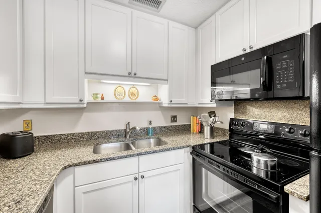 $1,800 | 753 Ashdale Drive, Unit 3A, Charleston, SC 29407