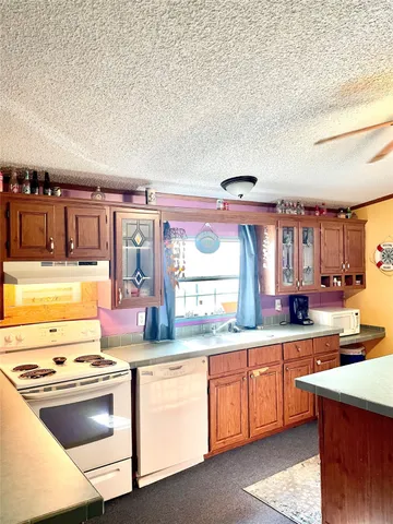 $130,000 | 82 Swallow Drive, Palacios, TX 77465