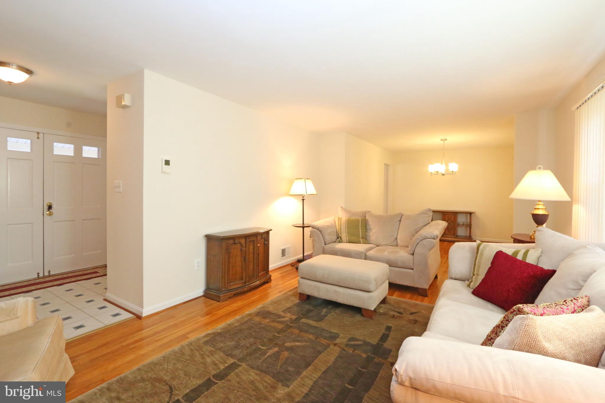 6726 Houndmaster Road Springfield, VA 22152 - Photo 4 of 42 Gallery Image 4