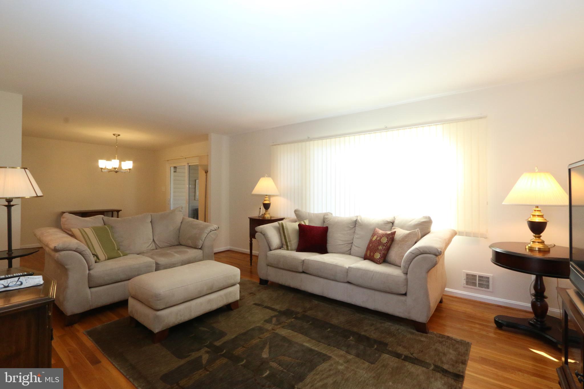 6726 Houndmaster Road Springfield, VA 22152 - Photo 5 of 42 Gallery Image 5