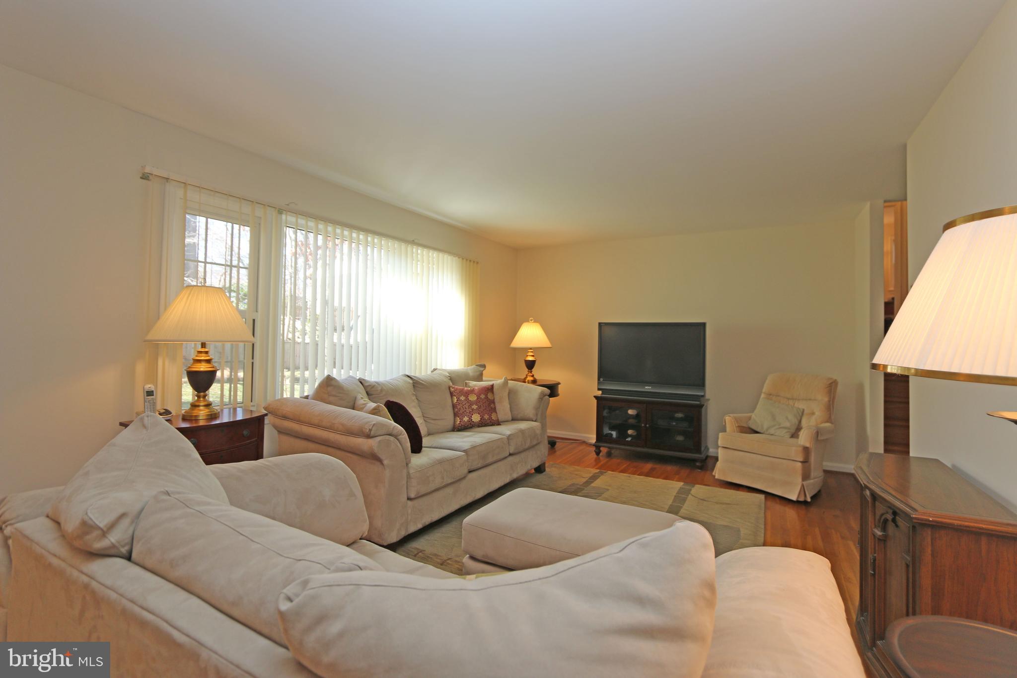6726 Houndmaster Road Springfield, VA 22152 - Photo 6 of 42 Gallery Image 6