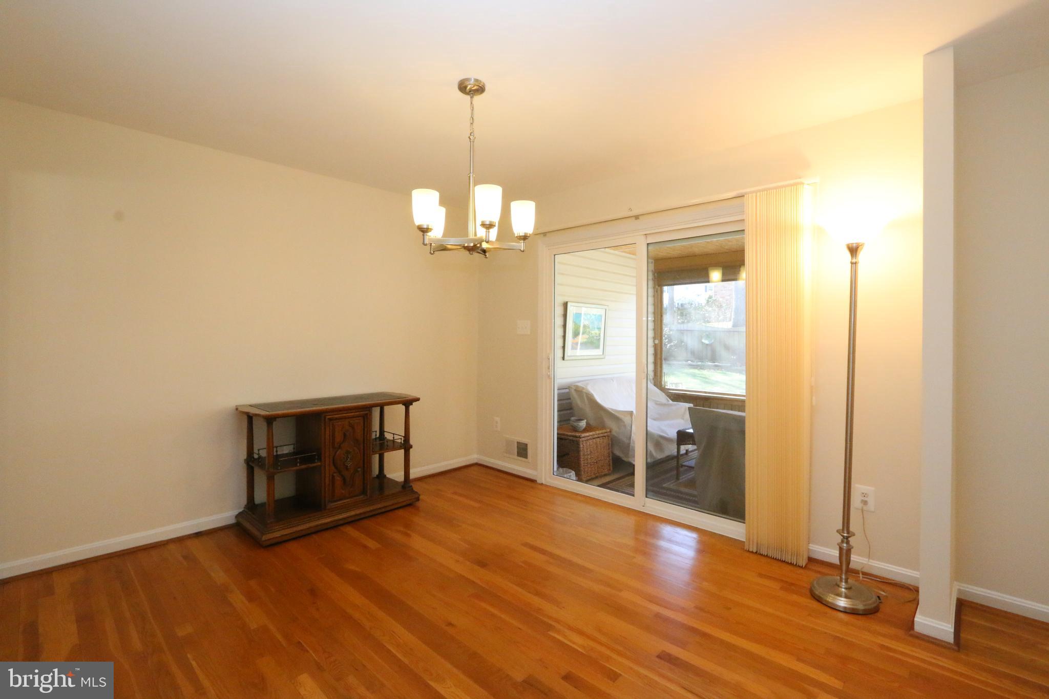 6726 Houndmaster Road Springfield, VA 22152 - Photo 7 of 42 Gallery Image 7
