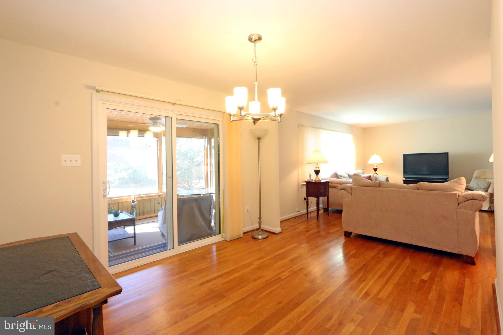 6726 Houndmaster Road Springfield, VA 22152 - Photo 8 of 42 Gallery Image 8