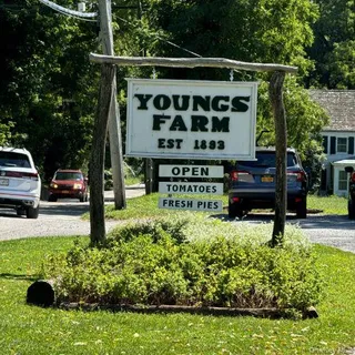 $2,485,000 | 166 Hegemans Lane, Glen Head, NY 11545