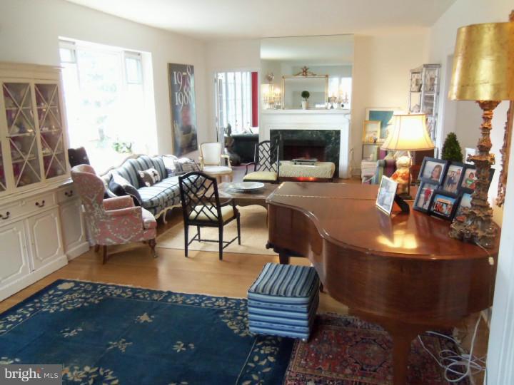 416 Vernon Road Jenkintown, PA 19046 - Photo 2 of 25 Living Room