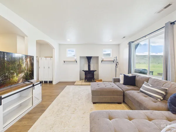 $1,100,000 | 7210 Sweet Ola Highway, Sweet, ID 83670