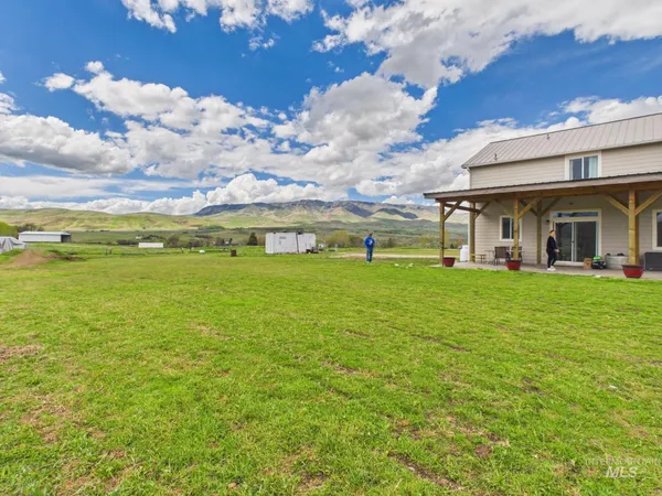 $1,100,000 | 7210 Sweet Ola Highway, Sweet, ID 83670