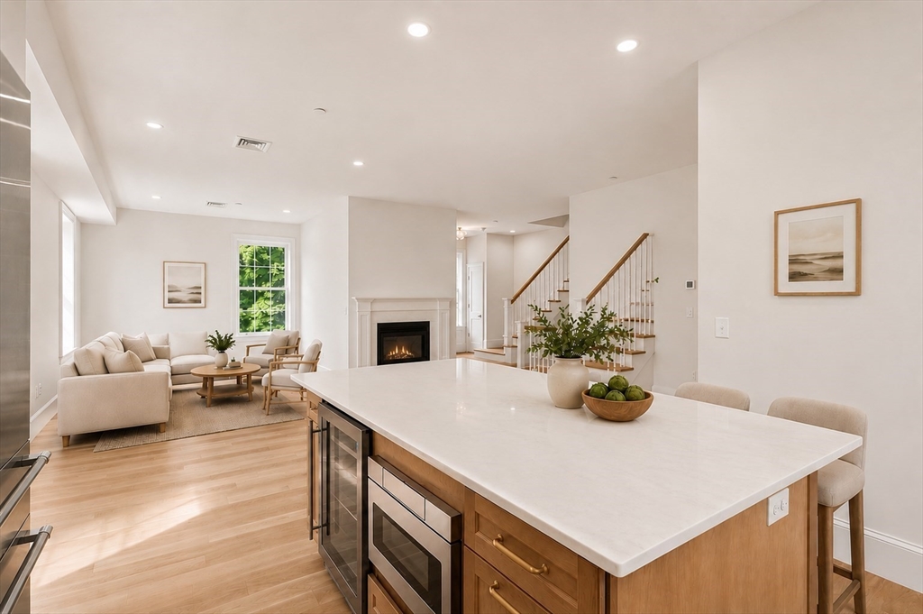 64 Pleasant Street, Unit B Marblehead, MA 01945 - Photo 10 of 37