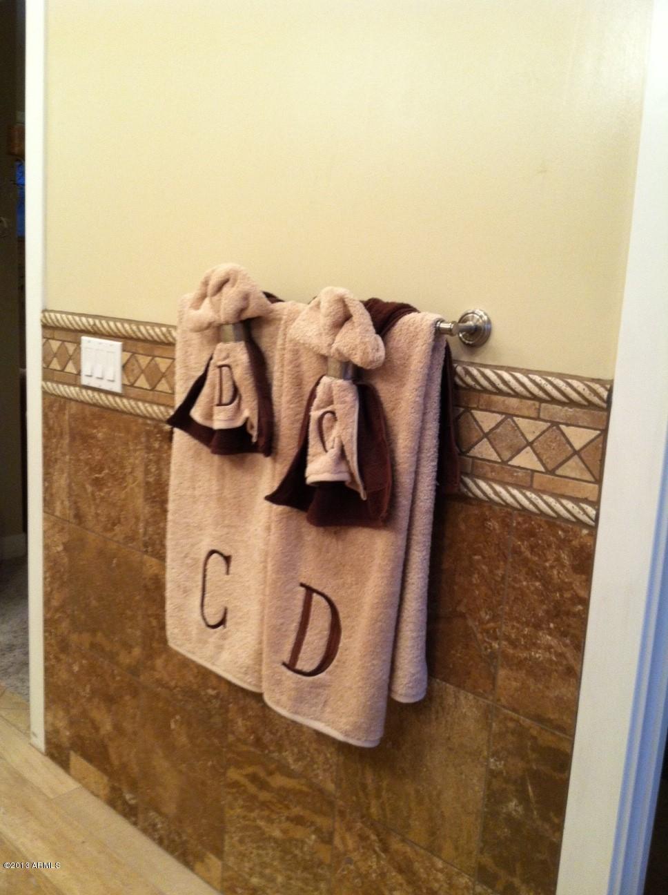 526 West Roma Avenue Phoenix, AZ 85013 - Photo 46 of 67 Bath towel and tile