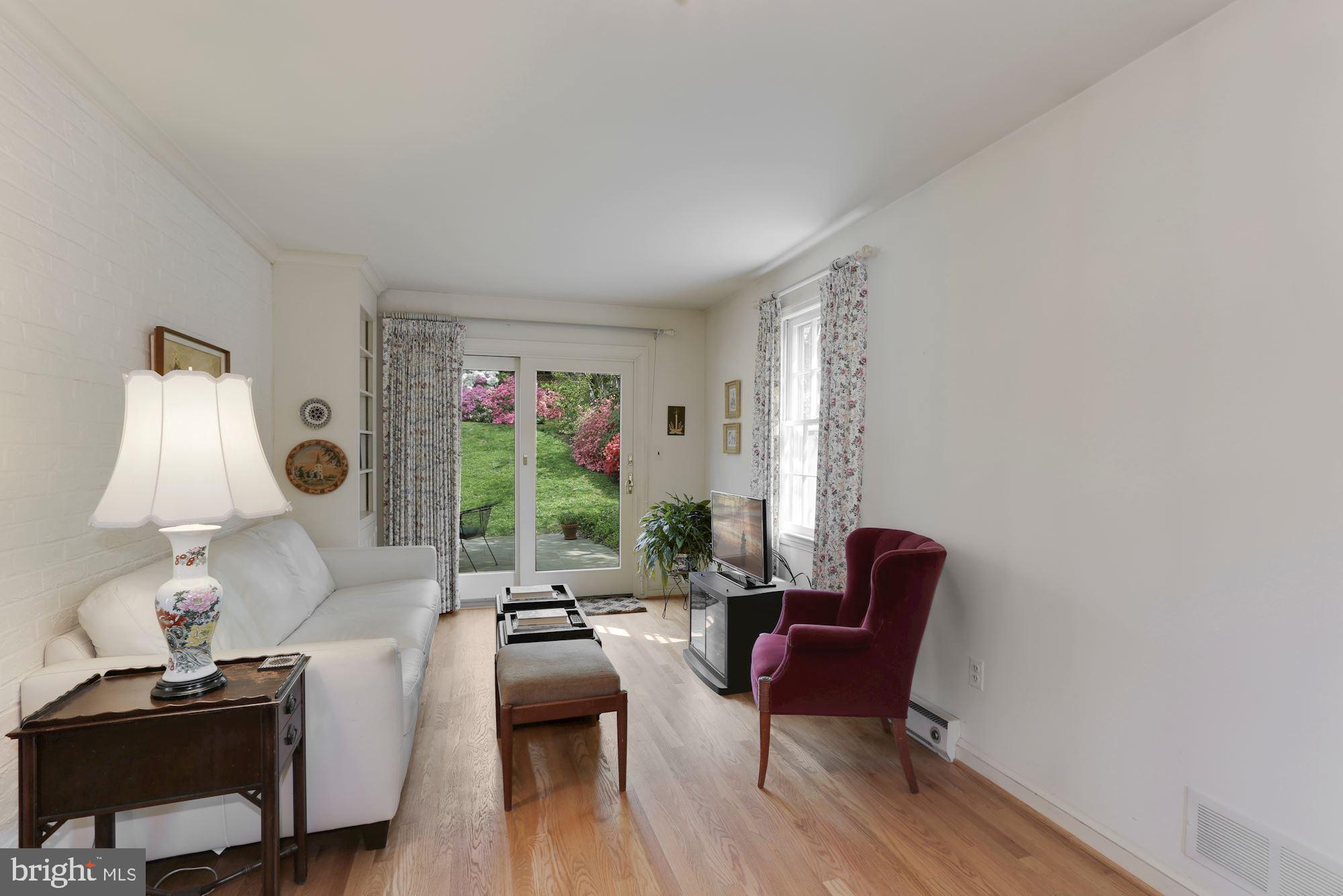 5615 Overlea Road Bethesda, MD 20816 - Photo 13 of 48 Main level family room addition, sliders to yard.