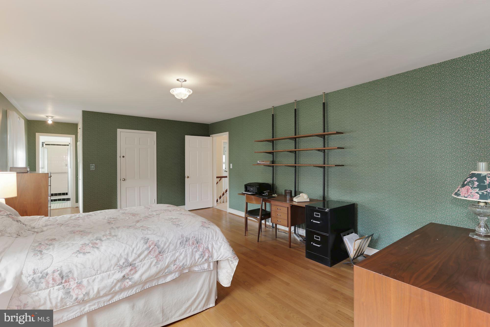 5615 Overlea Road Bethesda, MD 20816 - Photo 21 of 48 Primary Bedroom,