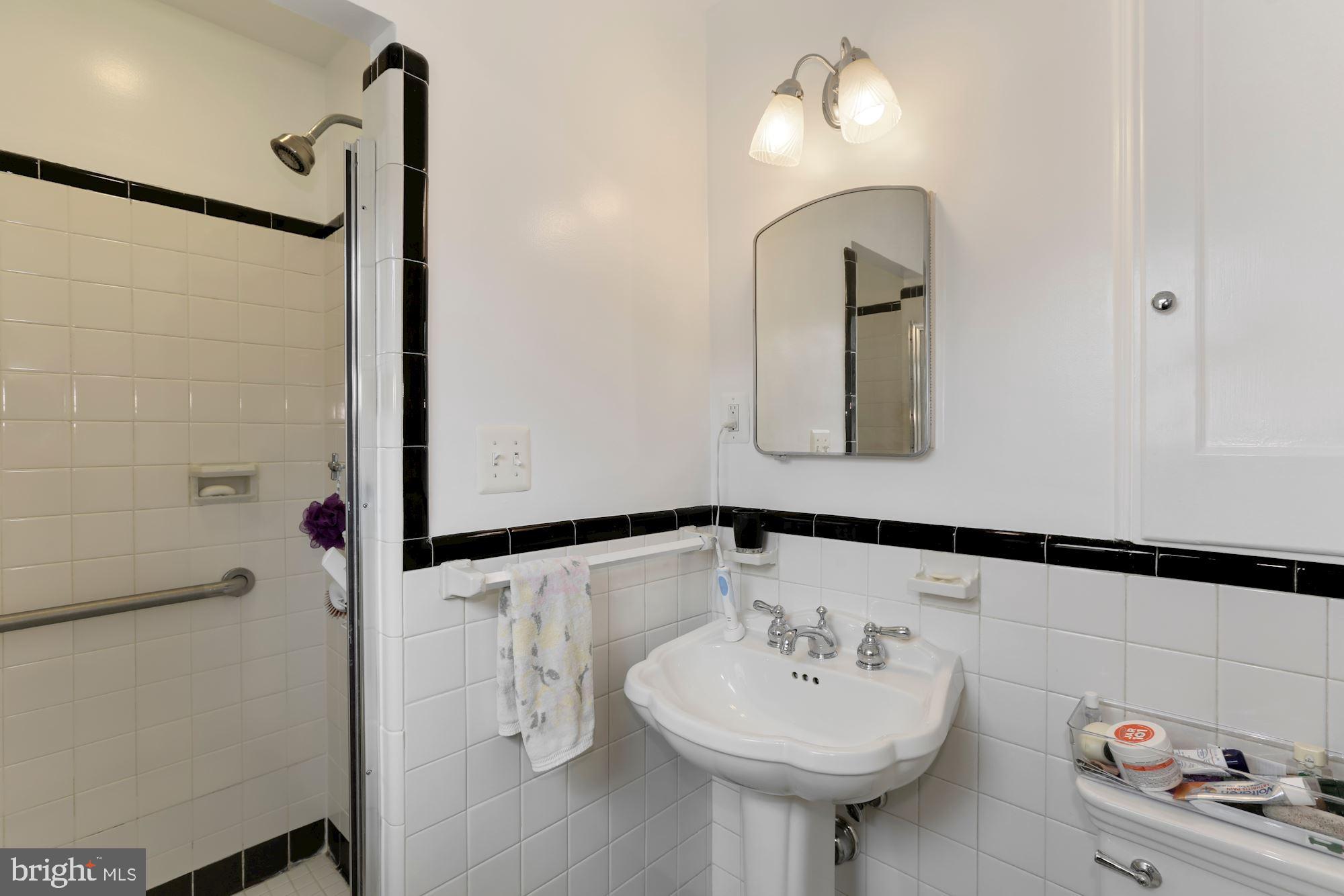 5615 Overlea Road Bethesda, MD 20816 - Photo 24 of 48 Primary Bathroom.