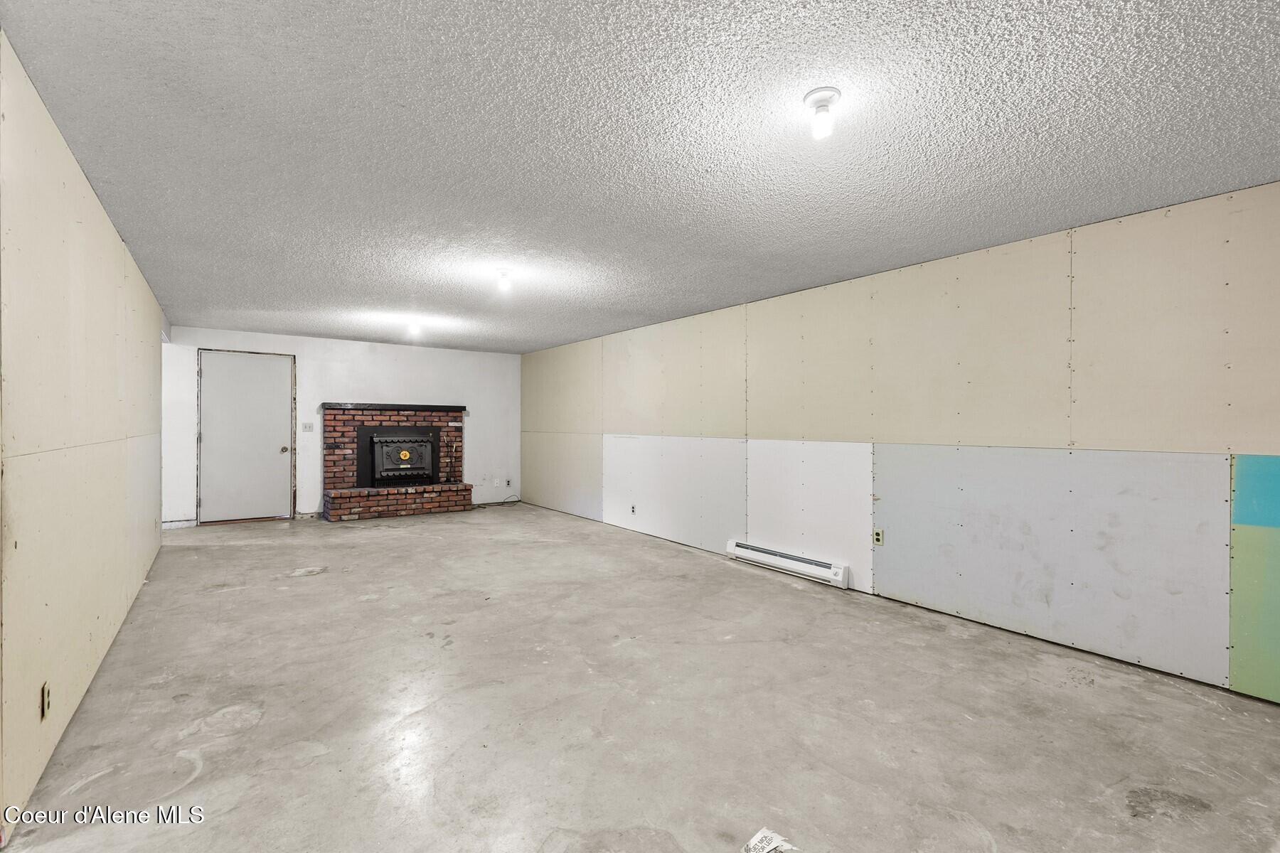 213 Rio Vista Street Osburn, ID 83849 - Photo 13 of 28 213RioVistaSt Lower Level Family