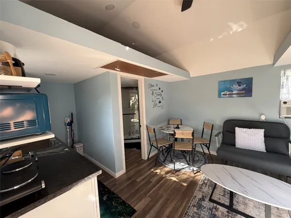 $1,750 | 13298 County Road 190, Unit PIPER, Alvin, TX 77511