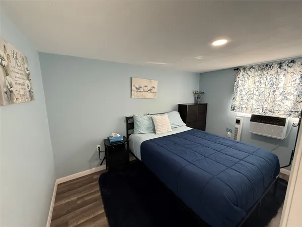 $1,600 | 13298 County Road 190, Unit PIPER, Alvin, TX 77511