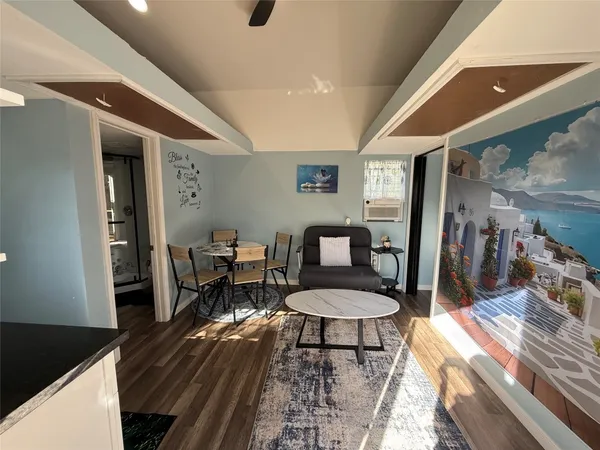 $1,600 | 13298 County Road 190, Unit PIPER, Alvin, TX 77511