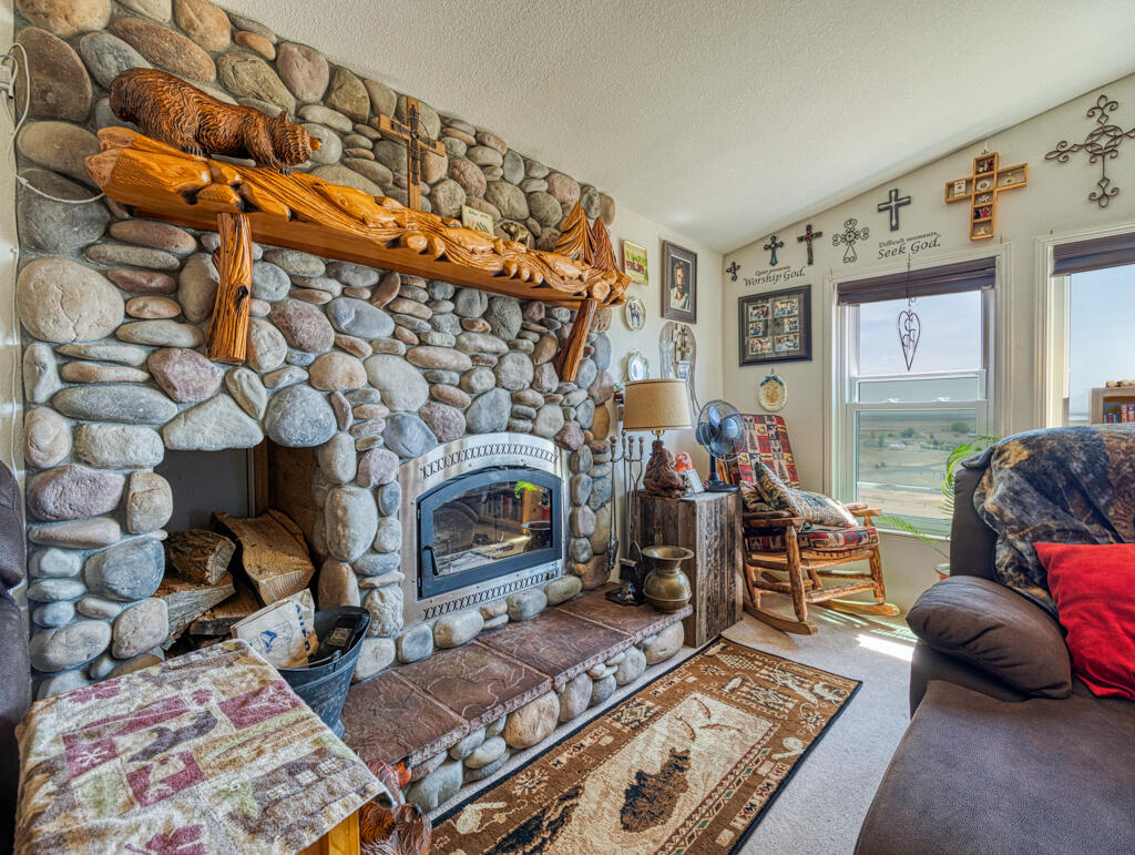 6501 Scottsbluff Road Klamath Falls, OR 97601 - Photo 13 of 36 Scottsbluff-13
