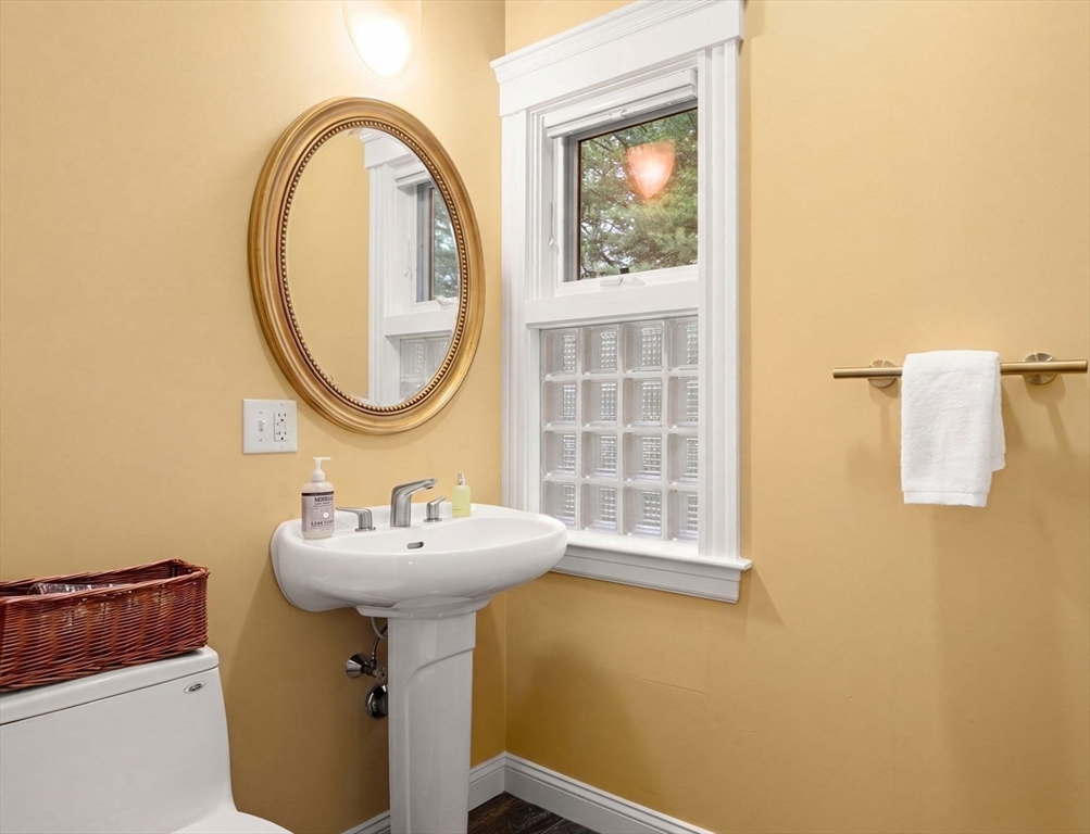 12 Forest Hill Road Wayland, MA 01778 - Photo 15 of 36