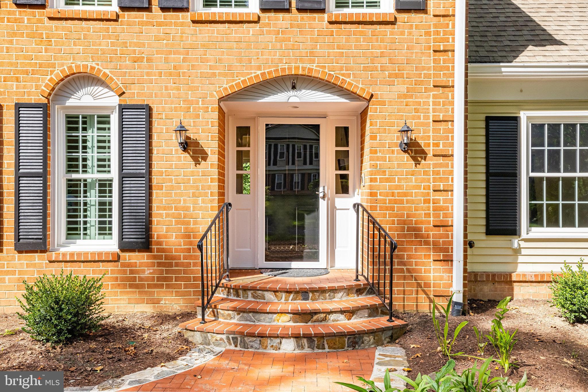 11482 Bingham Terrace Reston, VA 20191 - Photo 3 of 59