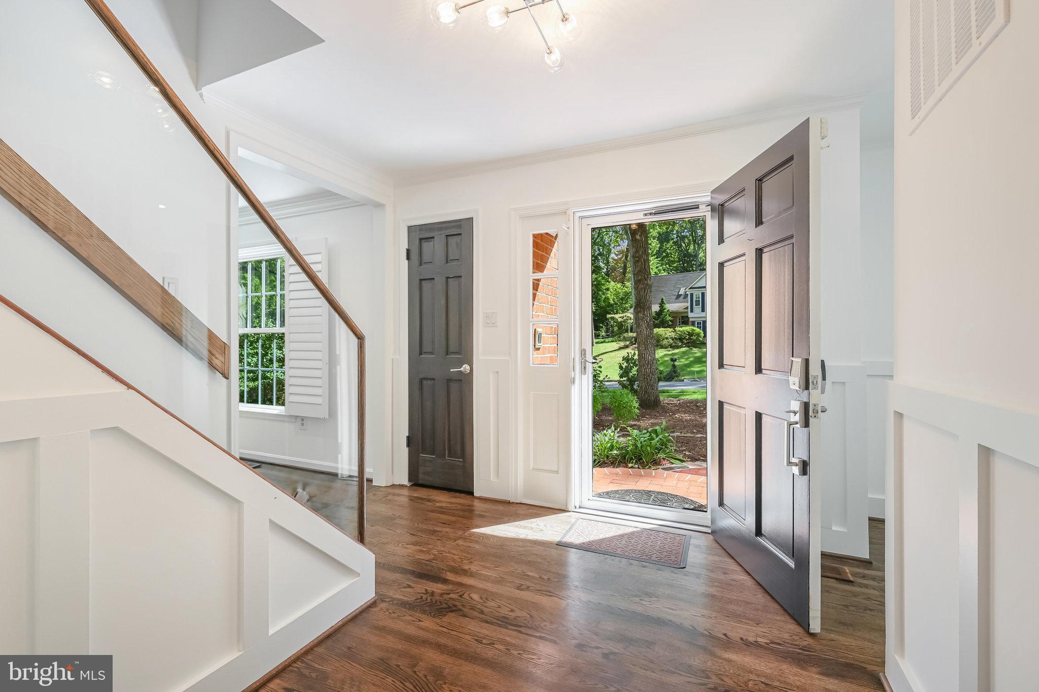 11482 Bingham Terrace Reston, VA 20191 - Photo 4 of 59