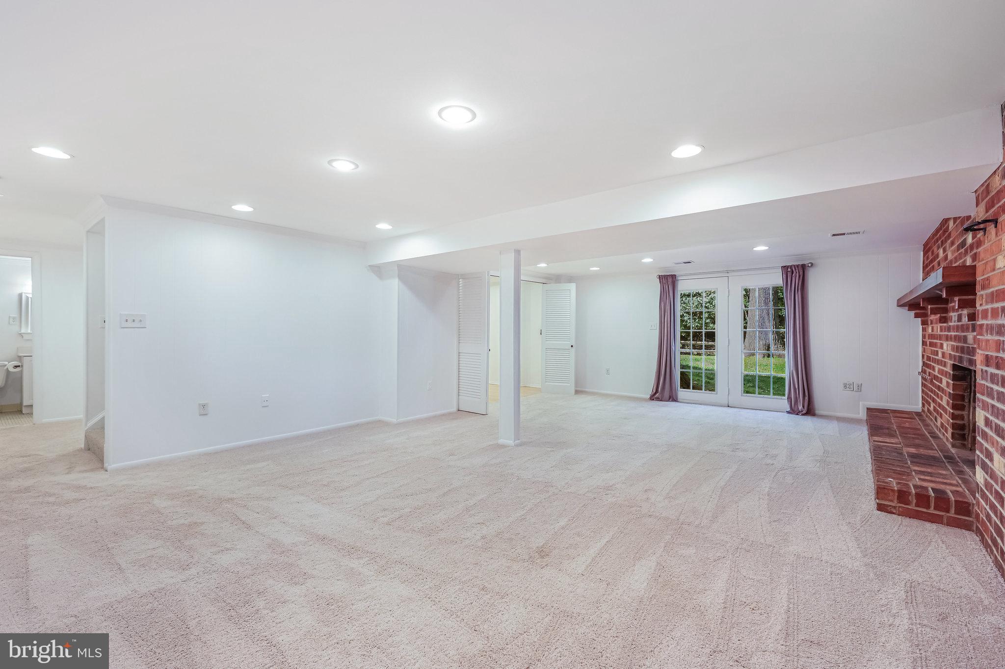 11482 Bingham Terrace Reston, VA 20191 - Photo 45 of 59