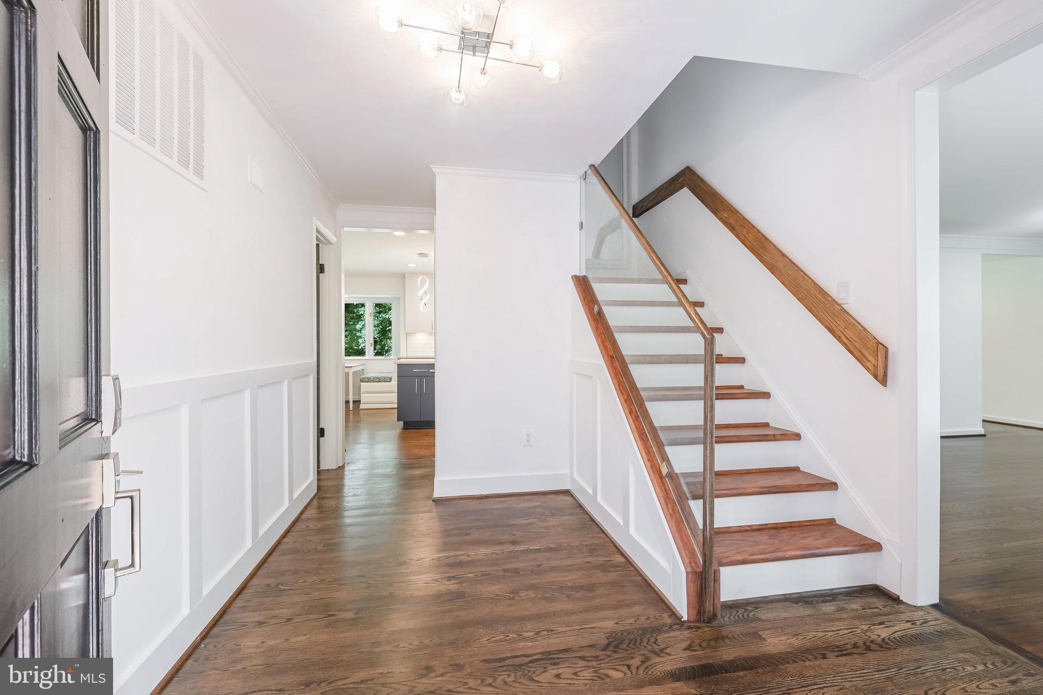 11482 Bingham Terrace Reston, VA 20191 - Photo 5 of 59