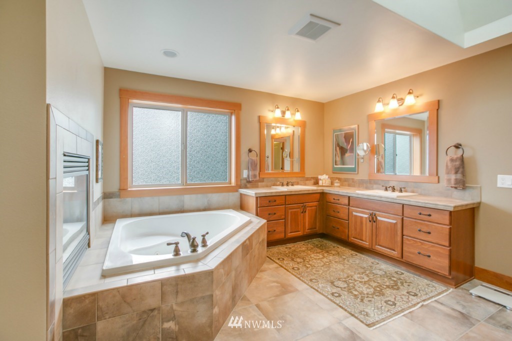 5301 Northeast 17th Place Renton, WA 98059 - Photo 13 of 25