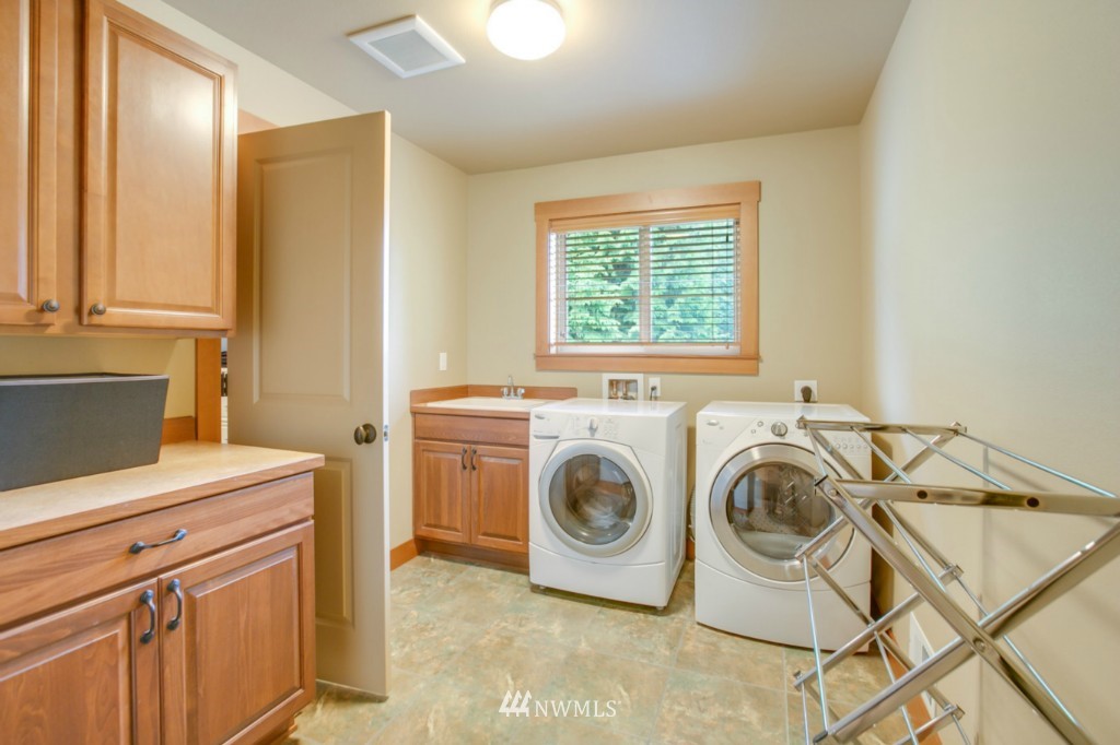 5301 Northeast 17th Place Renton, WA 98059 - Photo 15 of 25