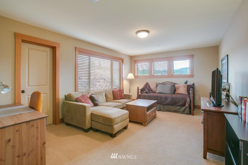5301 Northeast 17th Place Renton, WA 98059 - Photo 16 of 25