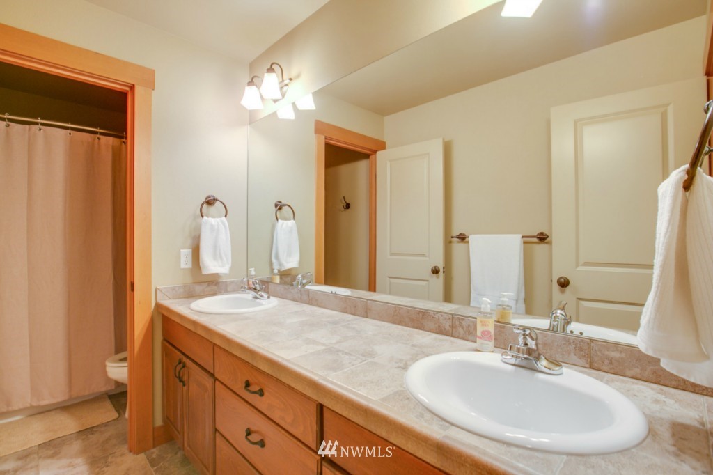 5301 Northeast 17th Place Renton, WA 98059 - Photo 19 of 25