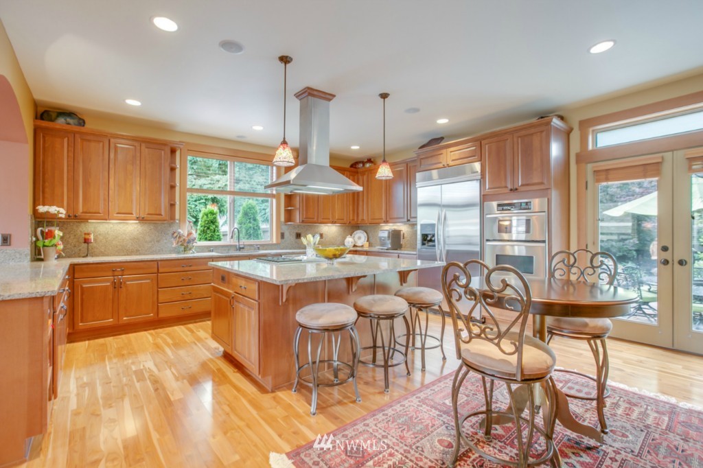 5301 Northeast 17th Place Renton, WA 98059 - Photo 4 of 25