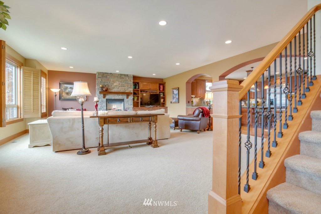 5301 Northeast 17th Place Renton, WA 98059 - Photo 8 of 25
