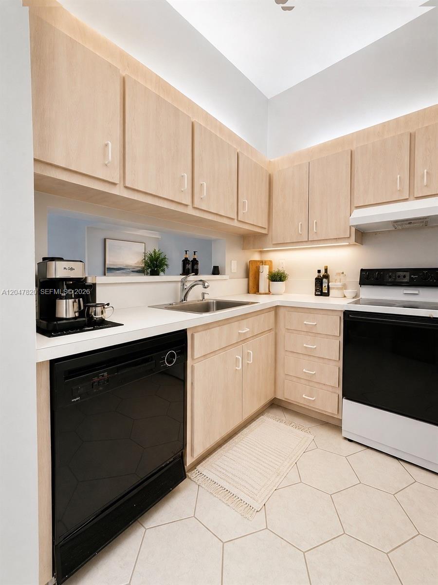 301 North Pine Island Road, Unit 220 Plantation, FL 33324 - Photo 4 of 14