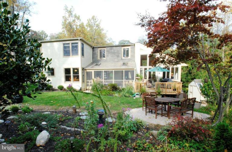 196 Old River Road Arnold, MD 21012 - Photo 4 of 30 Exterior (General)