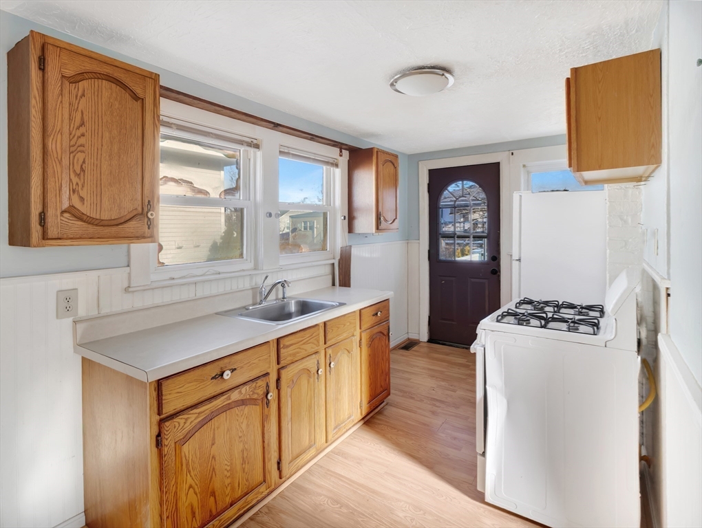 188 Kingsley Road Hull, MA 02045 - Photo 15 of 32