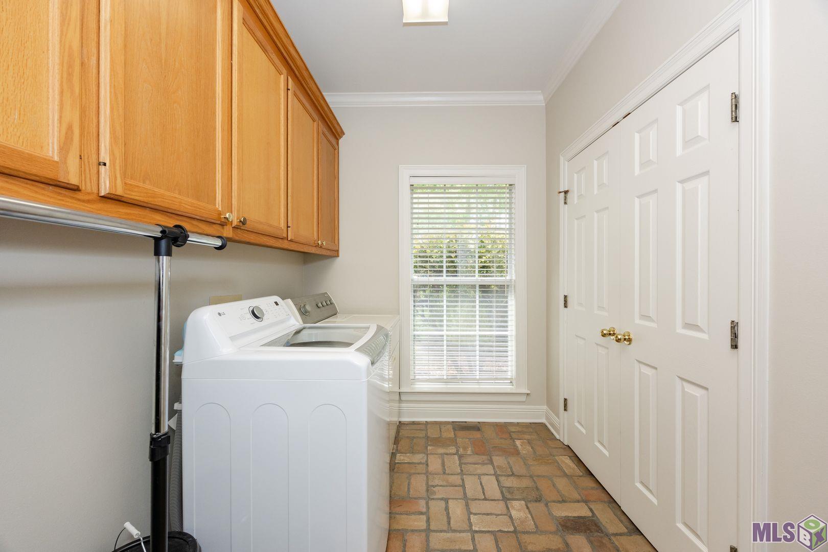 13407 North Amiss Road Baton Rouge, LA 70810 - Photo 31 of 39 Laundry Room