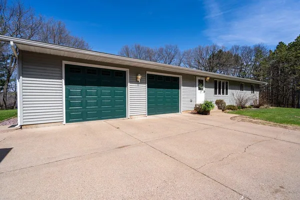 $700,000 | 4437 Old Wells Road, Eau Claire, WI 54703
