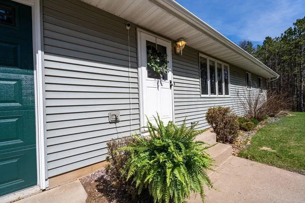 $700,000 | 4437 Old Wells Road, Eau Claire, WI 54703
