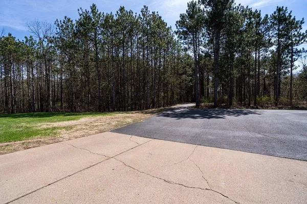 $700,000 | 4437 Old Wells Road, Eau Claire, WI 54703