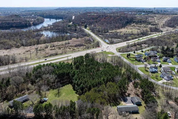 $700,000 | 4437 Old Wells Road, Eau Claire, WI 54703