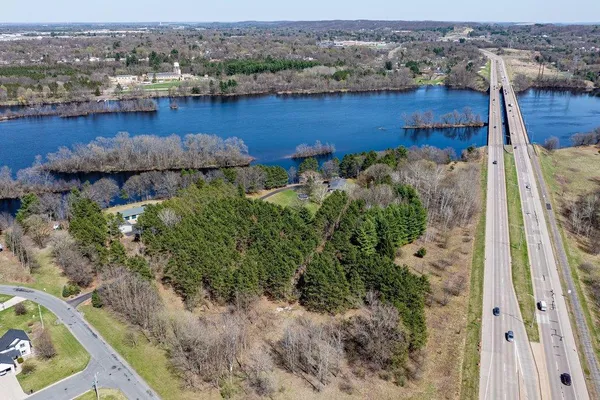 $700,000 | 4437 Old Wells Road, Eau Claire, WI 54703