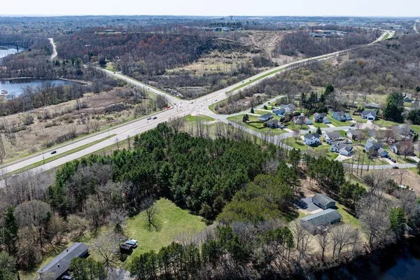 $700,000 | 4437 Old Wells Road, Eau Claire, WI 54703