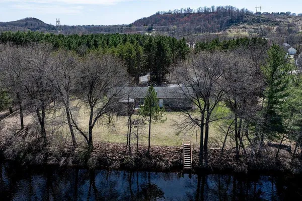 $700,000 | 4437 Old Wells Road, Eau Claire, WI 54703