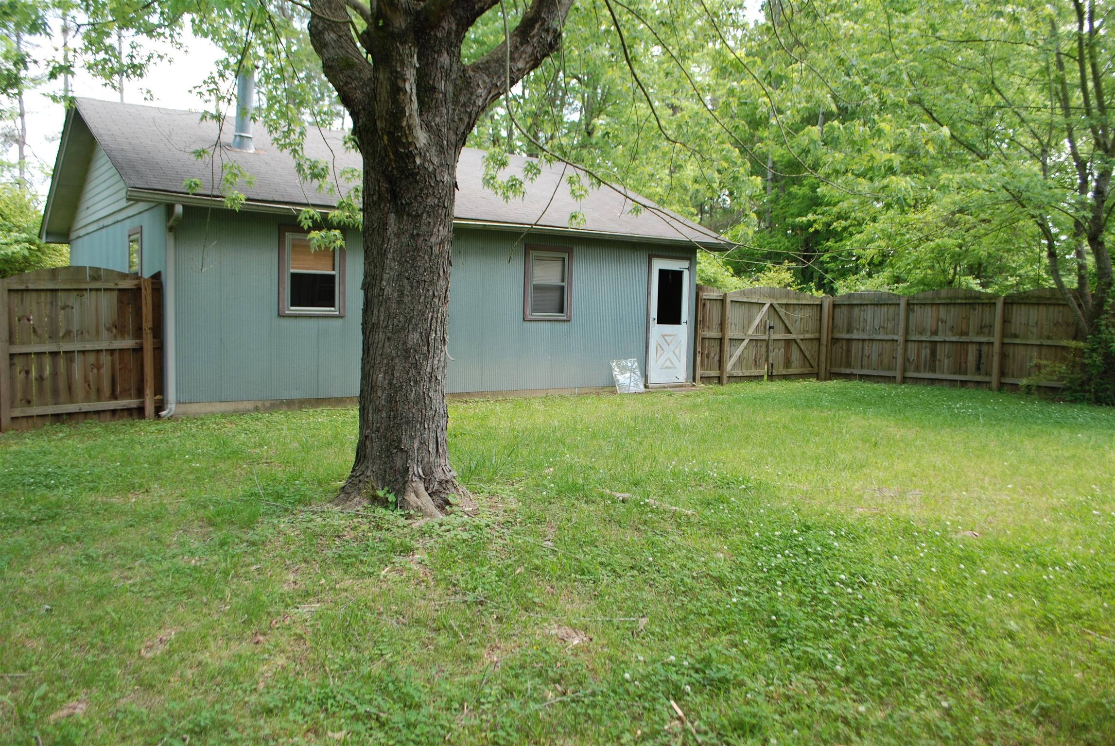 913 Madison Street Manchester, TN 37355 - Photo 13 of 16
