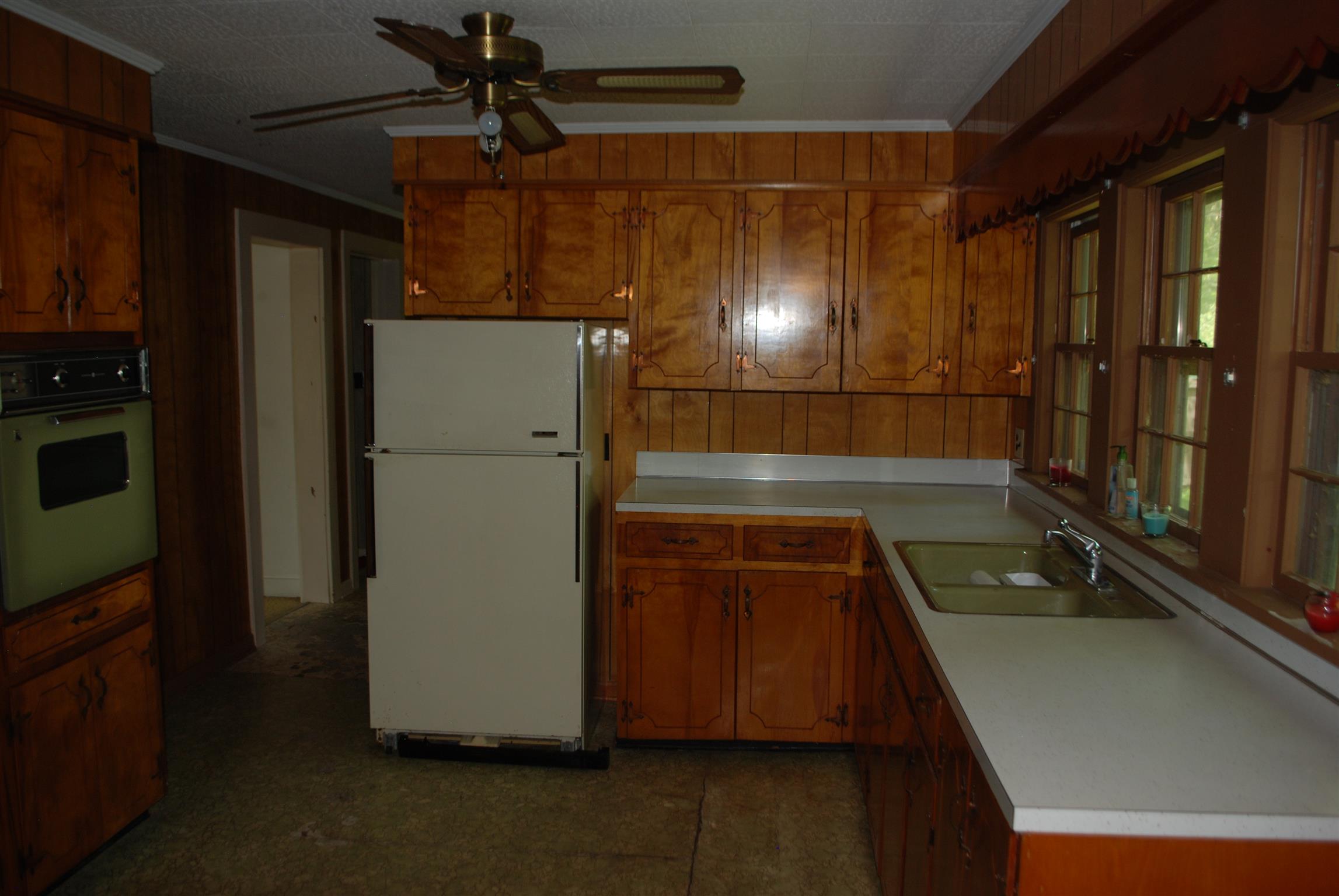 913 Madison Street Manchester, TN 37355 - Photo 3 of 16