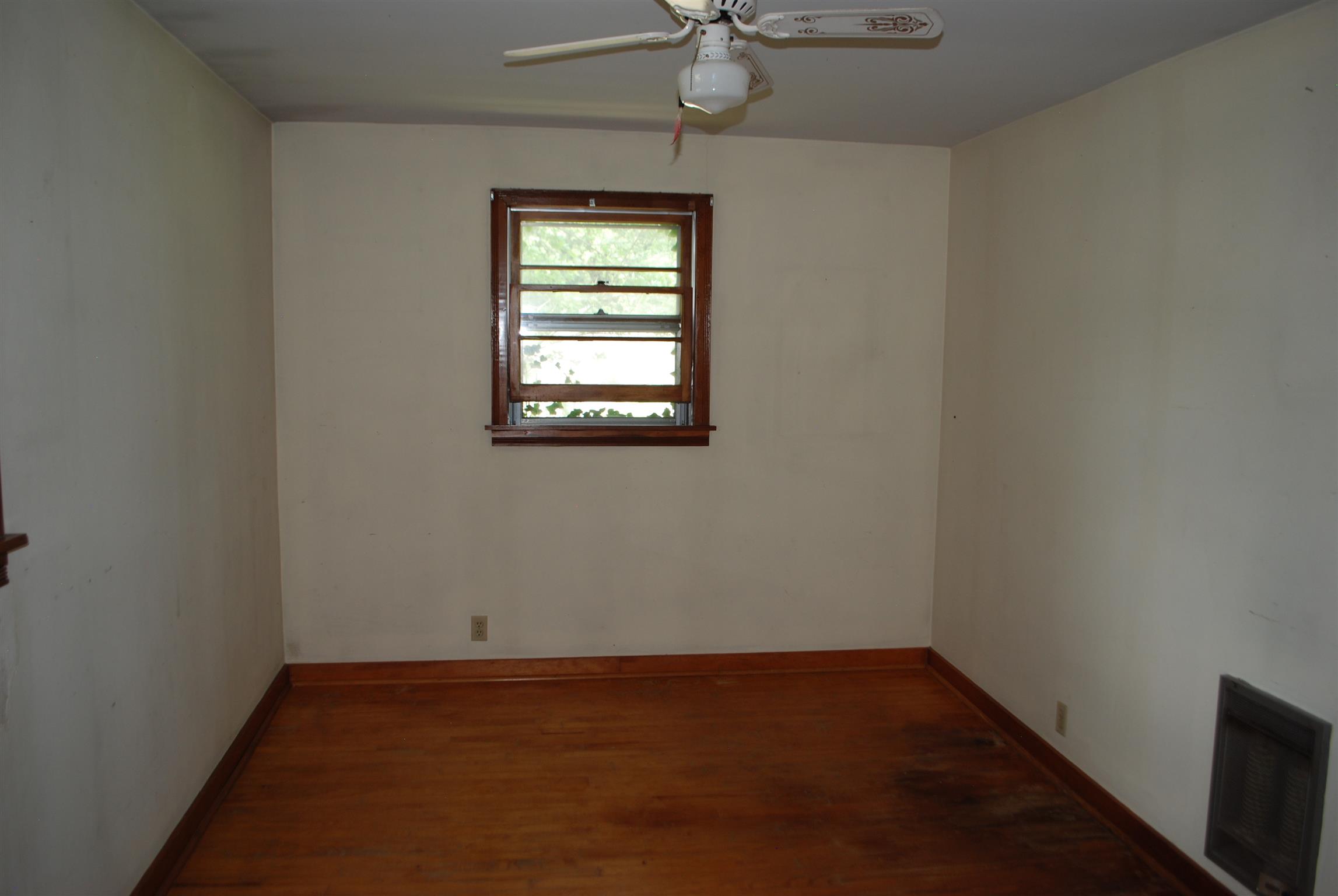 913 Madison Street Manchester, TN 37355 - Photo 6 of 16