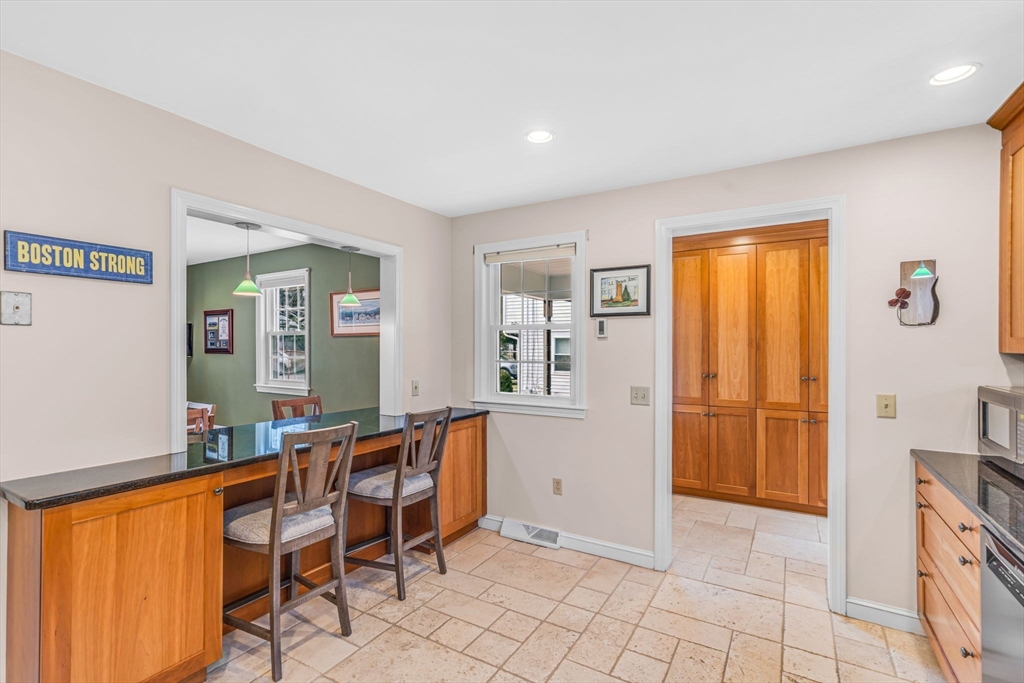7 Eastview Road Hopkinton, MA 01748 - Photo 5 of 37 Gallery Image 5